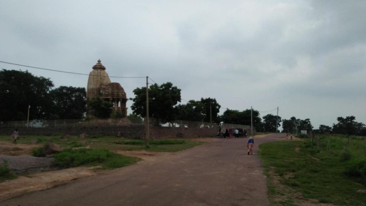 Prem Home Stay Khajuraho Bagian luar foto